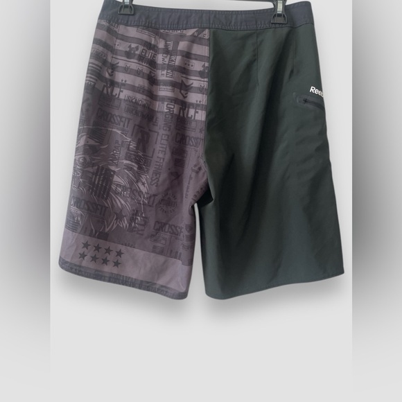 REEBOK CrossFit Shorts Mens Size 30 Board Shorts Black Hero Star & Stripes EUC - Picture 4 of 9